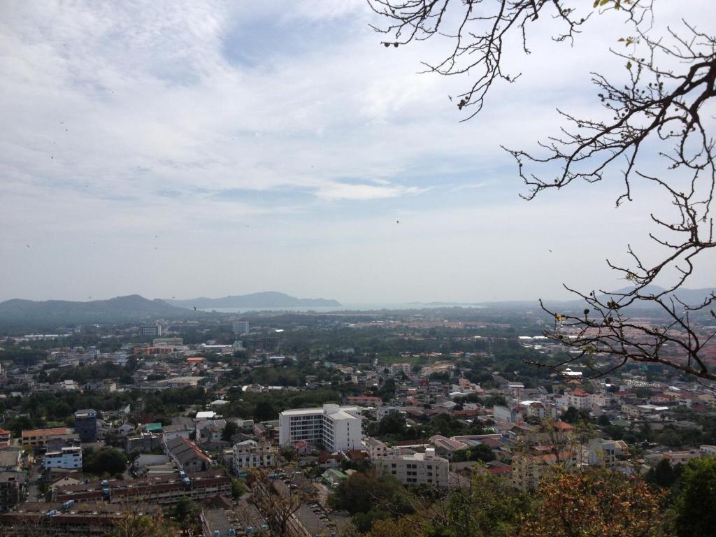 โรงแรมเดอะ ซิลค์ ฮิลล์ Patong ภายนอก รูปภาพ