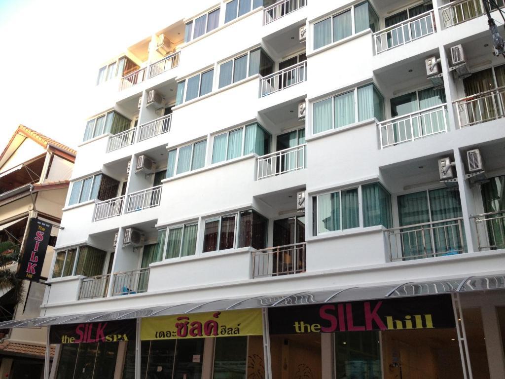 โรงแรมเดอะ ซิลค์ ฮิลล์ Patong ภายนอก รูปภาพ