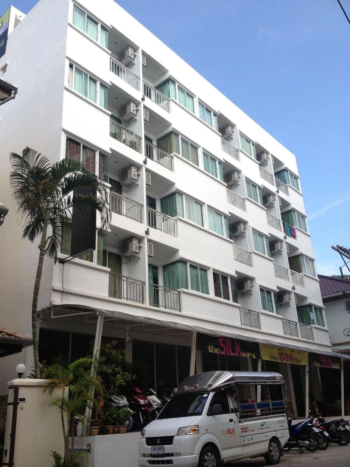 โรงแรมเดอะ ซิลค์ ฮิลล์ Patong ภายนอก รูปภาพ